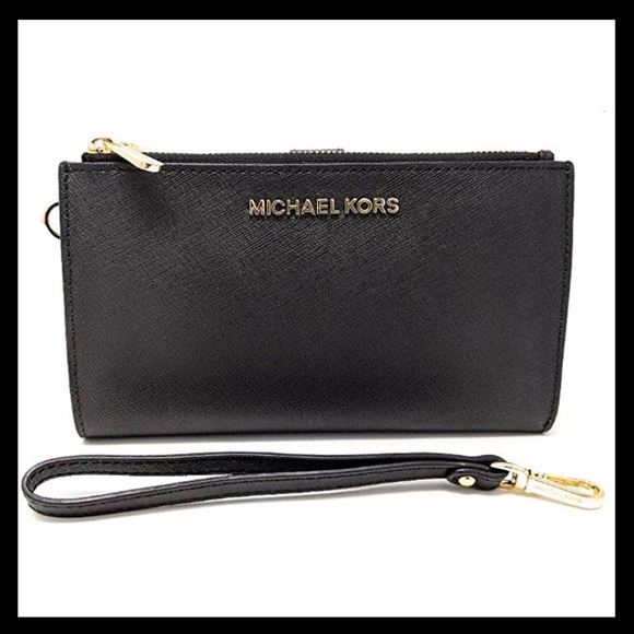 Michael Kors Handbags - MICHAEL KORS JET SET TRAVEL 
DOUBLE ZIP WRISTLET